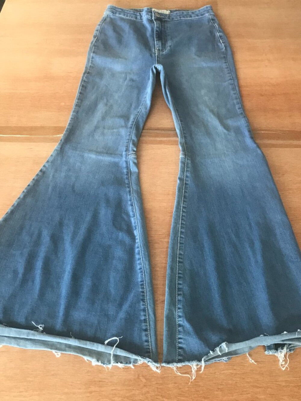 We the Free Just Gloat On Flare Jeans Women 28 Blue High Rise Raw Hem Boho 20120